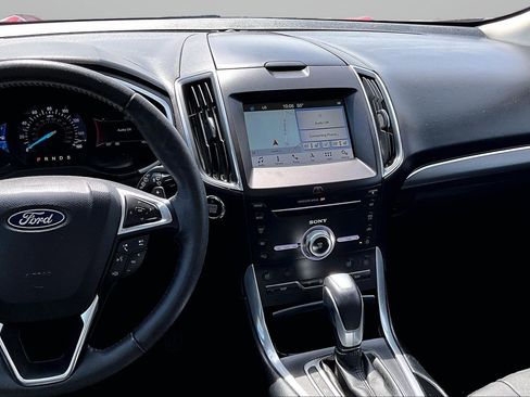 Used 2018 Ford Edge Titanium w/ Equipment Group 301A FWD image 6