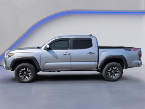 Used 2021 Toyota Tacoma TRD Off-Road w/ Technology Package AWD/4WD image 5