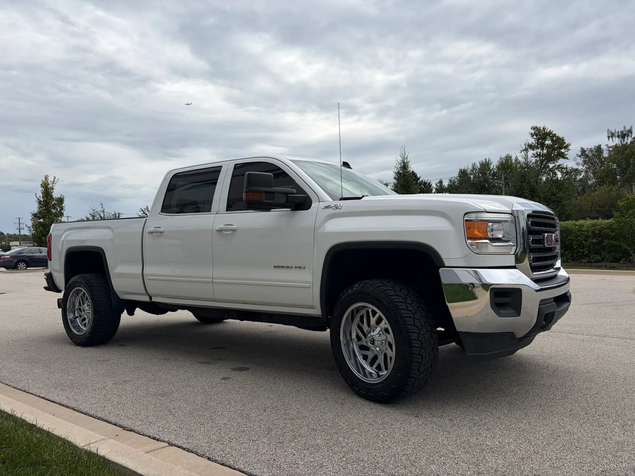 Used 2015 GMC Sierra 2500 SLE AWD/4WD image 3