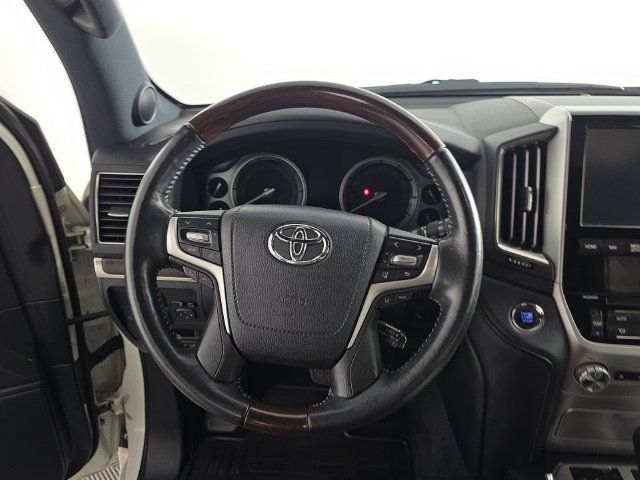Used 2016 Toyota Land Cruiser AWD/4WD image 14