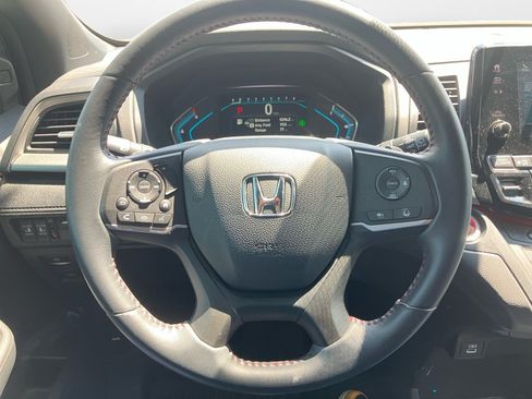 Used 2024 Honda Odyssey Sport image 13