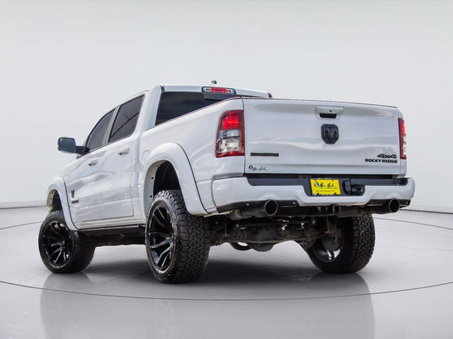 Used 2022 RAM 1500 Big Horn AWD/4WD image 3
