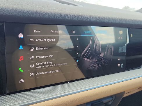 New 2026 Porsche Cayenne image 21