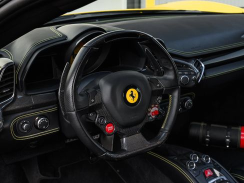 Used 2010 Ferrari 458 Italia Coupe RWD image 28