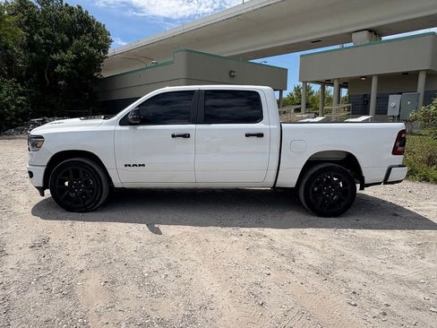 Used 2024 RAM 1500 Laramie AWD/4WD image 6