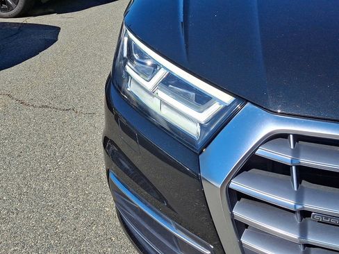 Used 2019 Audi Q5 2.0T Premium Plus w/ Premium Plus Package AWD/4WD image 10