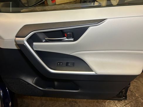 Certified 2025 Toyota RAV4 XLE AWD/4WD image 16