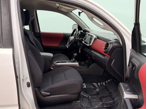 Used 2022 Toyota Tacoma SR5 RWD image 35