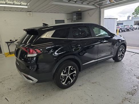 Certified 2023 Kia Sportage EX AWD/4WD image 6