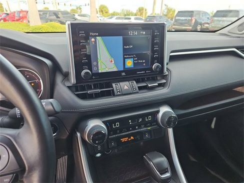 Used 2020 Toyota RAV4 Limited image 25