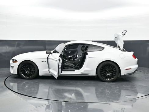 Used 2018 Ford Mustang GT Premium w/ Equipment Group 401A RWD image 37