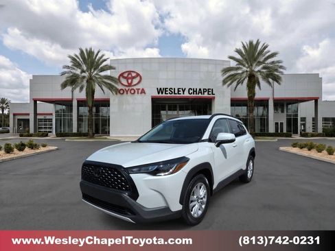 Certified 2023 Toyota Corolla Cross LE FWD image 1