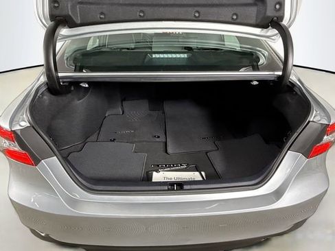 Used 2022 Toyota Camry XLE image 24