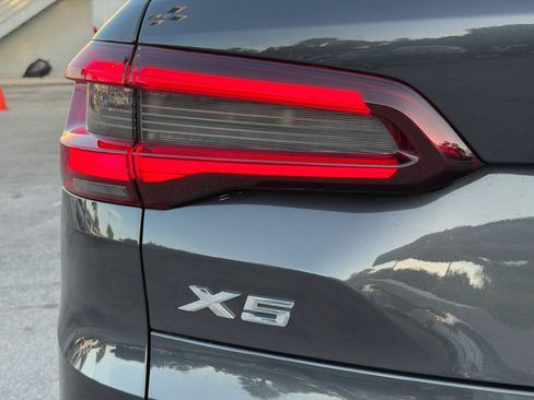 Used 2021 BMW X5 xDrive40i w/ Convenience Package AWD/4WD image 10