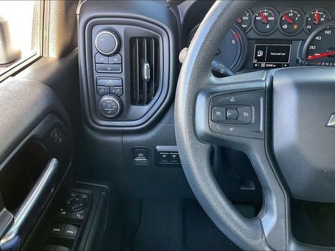 Used 2022 Chevrolet Silverado 2500 Custom w/ Custom Value Package AWD/4WD image 18