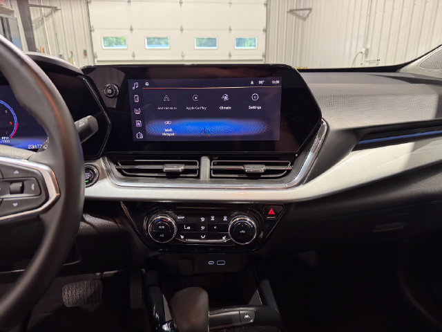 Used 2025 Chevrolet Trax LT w/ LT Convenience Package FWD image 14