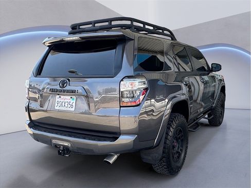 Used 2022 Toyota 4Runner SR5 AWD/4WD image 6
