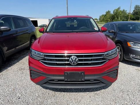 Used 2024 Volkswagen Tiguan SE AWD/4WD image 6