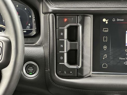 Used 2024 GMC Yukon XL Denali image 5