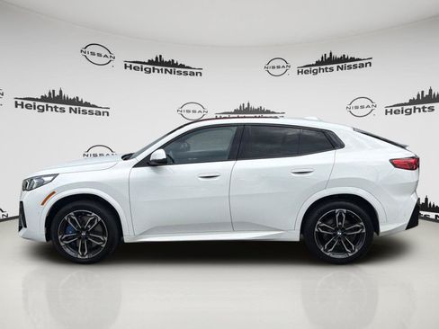 Used 2025 BMW X2 xDrive28i AWD/4WD image 2