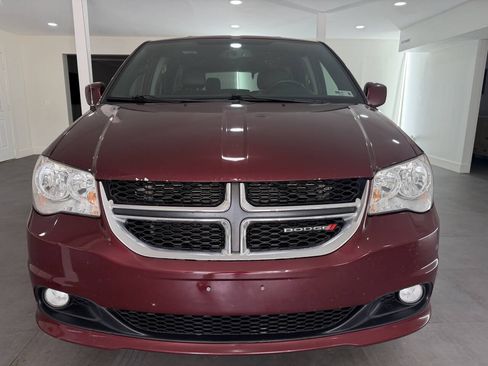 Used 2017 Dodge Grand Caravan SXT FWD image 11