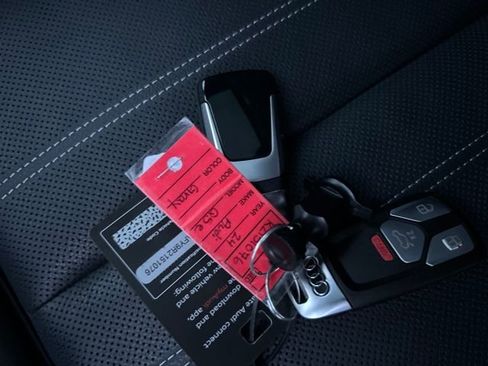 Used 2024 Audi Q5 e Premium Plus w/ Premium Plus Package image 33