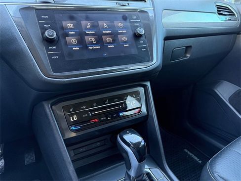 Certified 2023 Volkswagen Tiguan SE w/ Panoramic Sunroof Package image 14