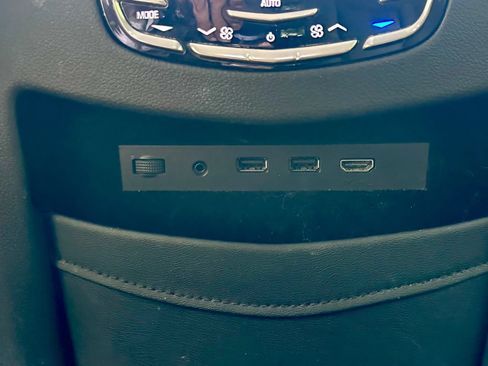 Used 2019 Cadillac Escalade Premium Luxury w/ Escalade Sport Edition AWD/4WD image 51