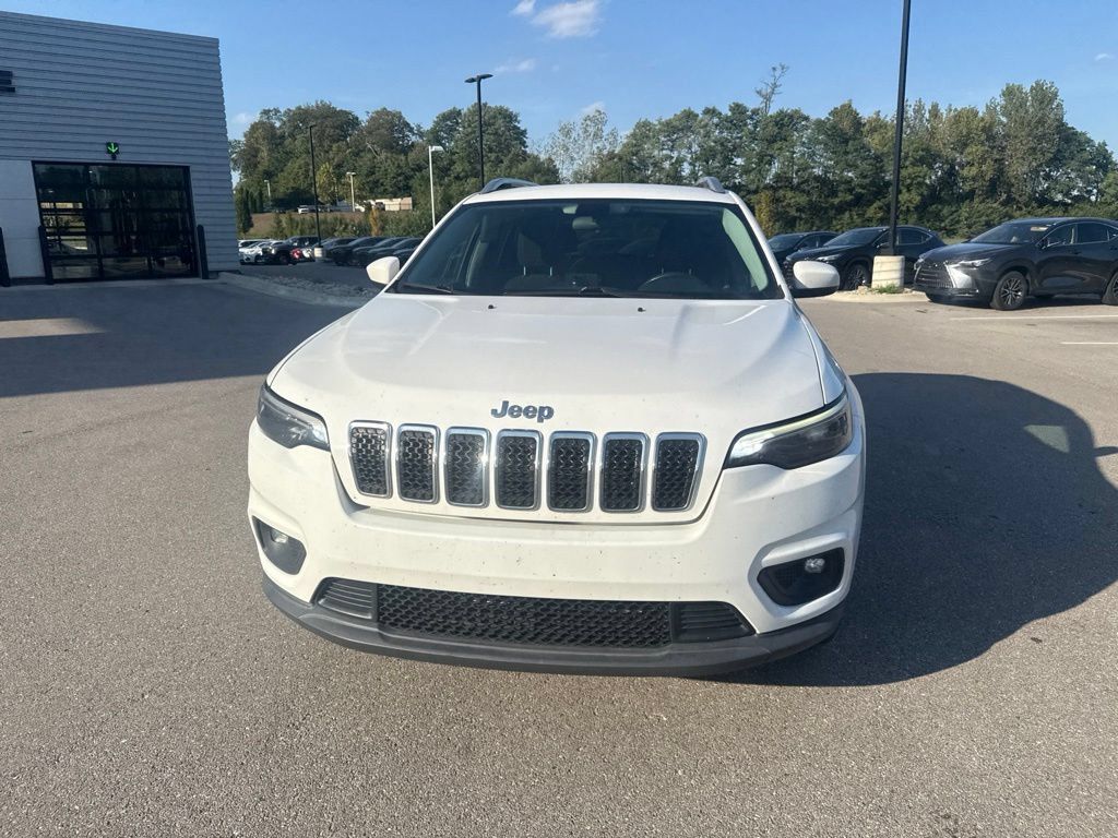 Used 2019 Jeep Cherokee Latitude w/ Cold Weather Group AWD/4WD image 8