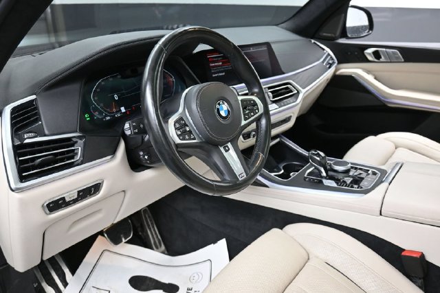 Used 2021 BMW X7 xDrive40i w/ M Sport Package AWD/4WD image 14