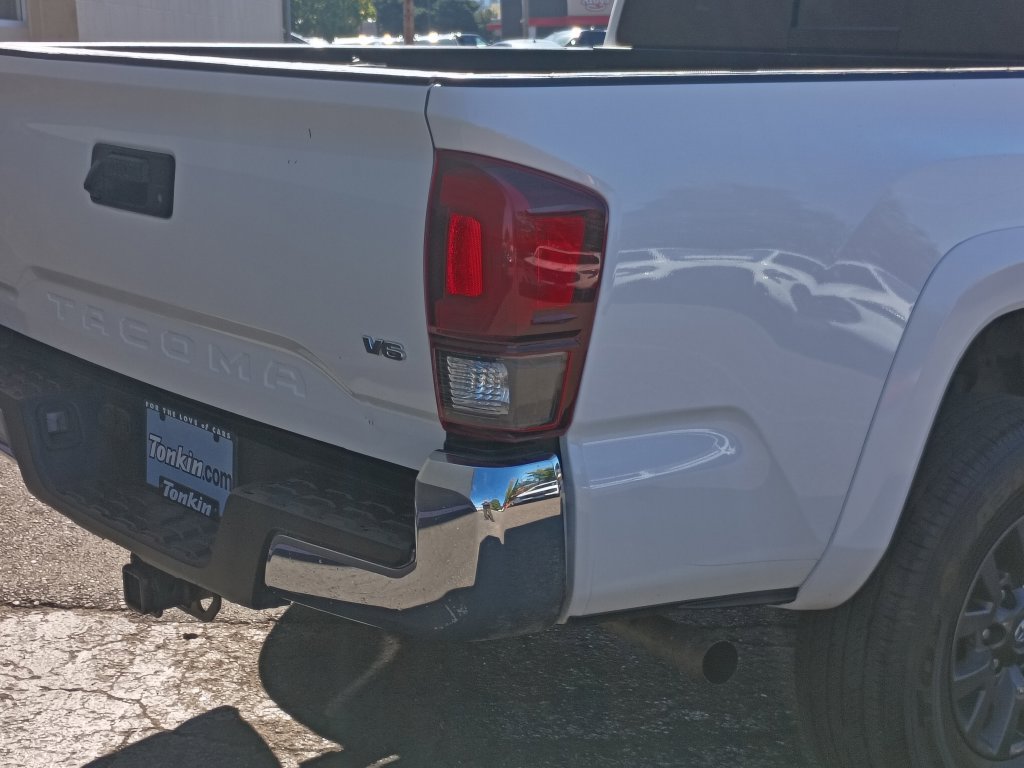 Used 2023 Toyota Tacoma SR5 RWD image 5