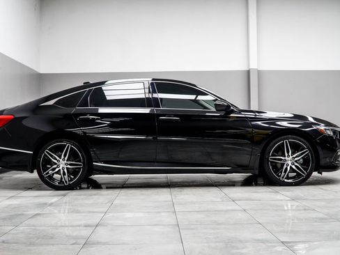 Used 2021 Honda Accord Touring image 6