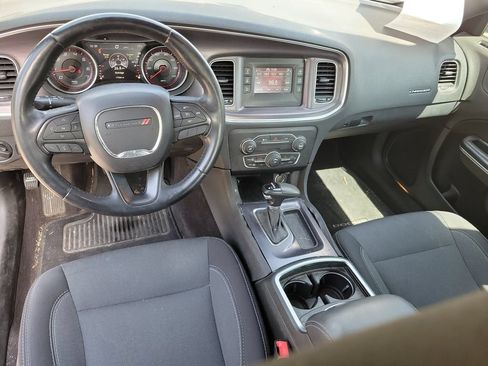 Used 2016 Dodge Charger SE RWD image 15