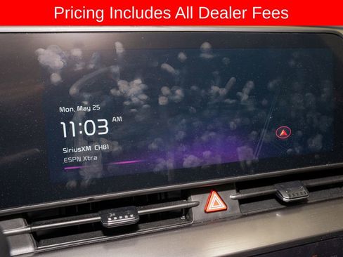 Used 2023 Kia Sportage EX AWD/4WD image 12