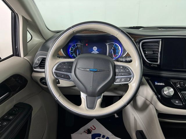 Used 2021 Chrysler Pacifica Limited FWD image 19