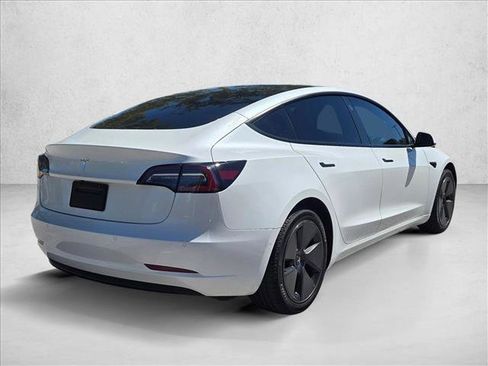 Used 2021 Tesla Model 3 Standard Range Plus image 5