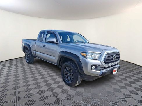 Certified 2020 Toyota Tacoma SR5 w/ SR5 Appearance Package (SM) image 5