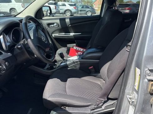 Used 2016 Dodge Journey SXT w/ Comfort/Convenience Group image 3