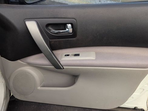 Used 2009 Nissan Rogue SL w/ Premium Pkg FWD image 35