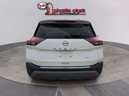 Certified 2022 Nissan Rogue SV FWD image 5