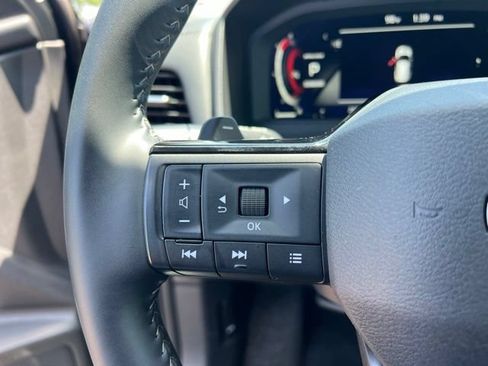 Used 2026 Nissan Rogue SL FWD image 14