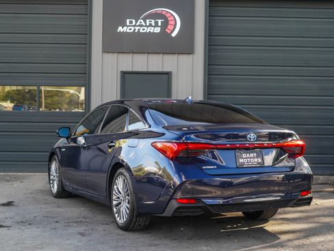 Used 2019 Toyota Avalon Limited image 5