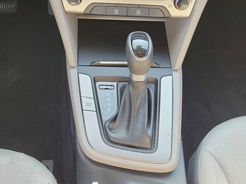 Used 2018 Hyundai Elantra SEL FWD image 17