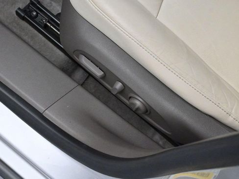 Used 2020 Chevrolet Malibu LT w/ Leather Package FWD image 14
