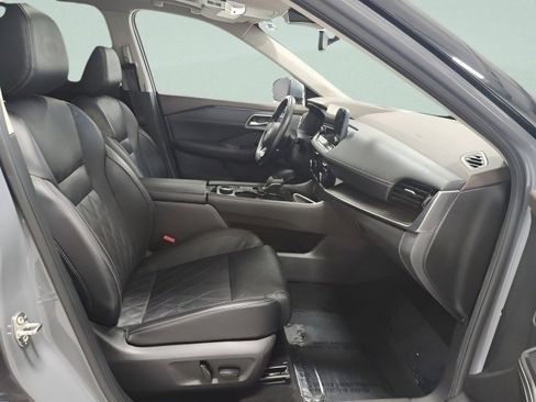 Used 2023 Nissan Rogue Platinum w/ Platinum Premium Package image 17