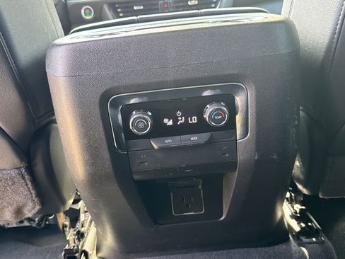 Used 2025 Chevrolet Tahoe LT AWD/4WD image 25