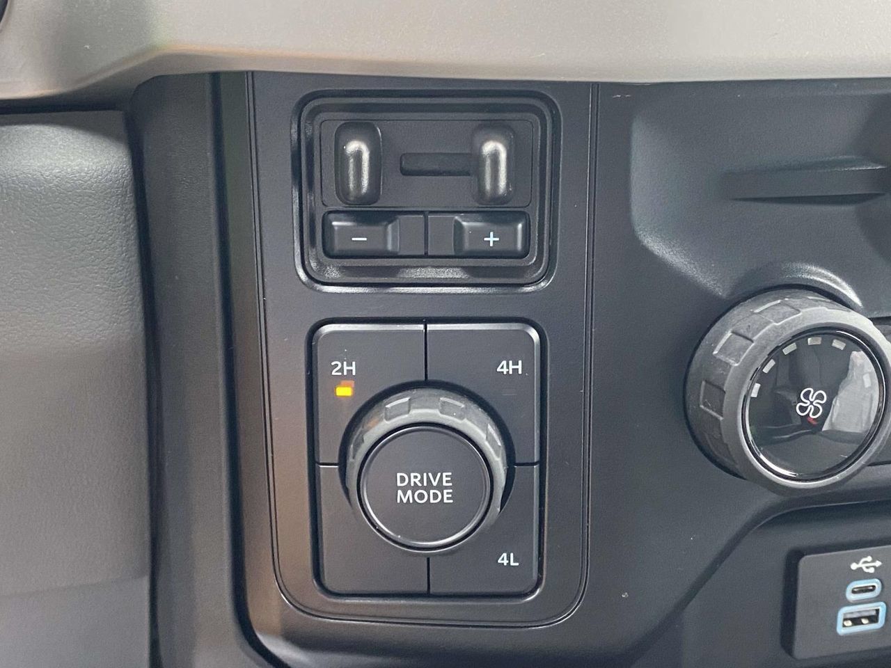 Used 2025 Ford F250 XLT AWD/4WD image 31