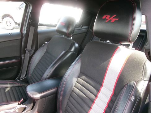 Used 2014 Dodge Avenger R/T image 13