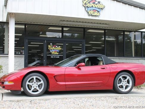 Used 2002 Chevrolet Corvette Convertible w/ Preferred Equipment Group2 RWD image 3
