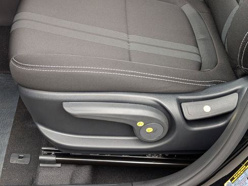 New 2025 Hyundai Venue SEL image 20